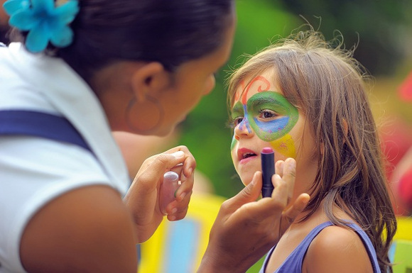 Cuidadoras para los niños en los hoteles Beachcomber